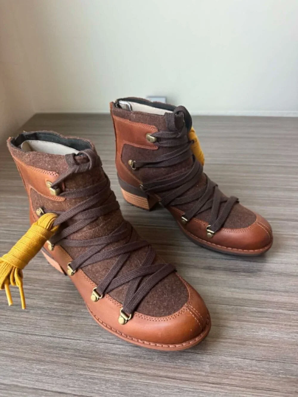 Merrell women shilo